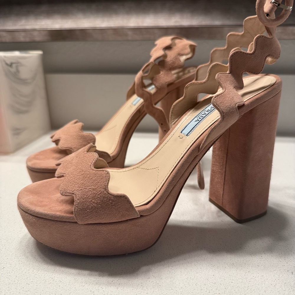 Never Worn Prada Women's  Pink Scalloped Platform Heels